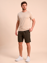 Charger l'image dans la galerie, Model Front: Uv Line Bermuda / Short Pour Homme Shorts New Fit Masc Brown Upf50+