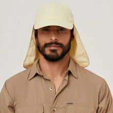 Charger l'image dans la galerie, Model Front: Uv Line Chapeau Legionnaire Neck Cap Africa 2021 Masc Sand Upf50+