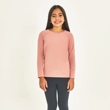 Charger l'image dans la galerie, Model Front: Uv Line T-Shirt Longsleeve Uprpo Inf Rose Upf50+