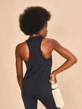 Charger l'image dans la galerie, Model Back: Uv Line Fitness Haut Regata Sport Color Fem Preto Upf50+