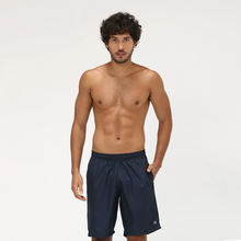 Charger l'image dans la galerie, Model Front: Uv Line Bermuda / Short Pour Homme Bermuda New Fit Marinho Upf50+
