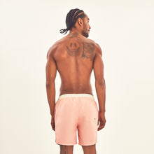 Charger l'image dans la galerie, Model Back: Uv Line Bermuda / Short Pour Homme Shorts Boxer Rose Upf50+
