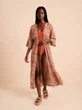 Charger l'image dans la galerie, Model Front: Uv Line Chemise Long Shirtdress Tie Dye Pitanga Upf50+
