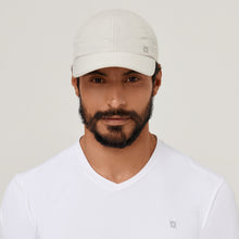 Charger l'image dans la galerie, Model Front: Uv Line Casquette Cap Uvpro Areia Upf50+
