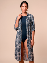 Charger l'image dans la galerie, Gallery: Uv Line Chemise Midi Chemise Tie Dye Blue Upf50+
