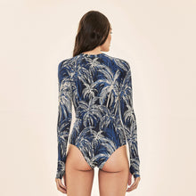 Charger l'image dans la galerie, Model Back: Uv Line Une Pièce Swimsuit Macae Coconut Palms Navy Blue Upf50+
