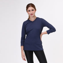 Charger l'image dans la galerie, Model Front: Uv Line Fitness Haut Sport Fit Fem Ml Marinho Upf50+
