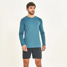 Charger l'image dans la galerie, Model Front: Uv Line T-Shirt Longsleeve Sport Fit Aco
