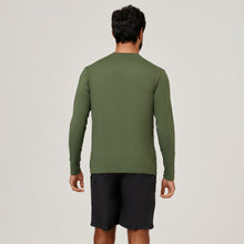 Charger l&#39;image dans la galerie, Model Back: Uv Line T-Shirt Camiseta Uvpro Ml Verde Militar Upf50+
