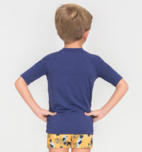 Charger l&#39;image dans la galerie, Model Back: Uv Line T-Shirt Kids Fpu50+ Uvpro Short Sleeve T-Shirt Navy Blue Uv
