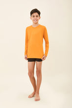 Charger l&#39;image dans la galerie, Model Front: Uv Line T-Shirt Kids Longsleeve Uvpro Laranja
