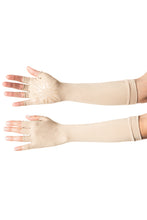 Charger l&#39;image dans la galerie, Model Front: Uv Line Gants Long Glove Chocolate Upf50+
