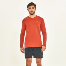 Charger l&#39;image dans la galerie, Model Front: Uv Line T-Shirt Longsleeve Sport Fit Ferrugem Upf50+
