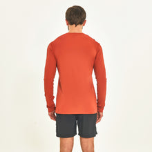 Charger l&#39;image dans la galerie, Model Back: Uv Line T-Shirt Longsleeve Sport Fit Ferrugem Upf50+
