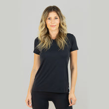 Charger l&#39;image dans la galerie, Model Front: Uv Line Fitness Haut Sport Fit Fem Preto Upf50+
