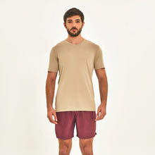 Charger l&#39;image dans la galerie, Model Front: Uv Line Fitness Haut T-Shirt Sport Fit Areia Upf50+
